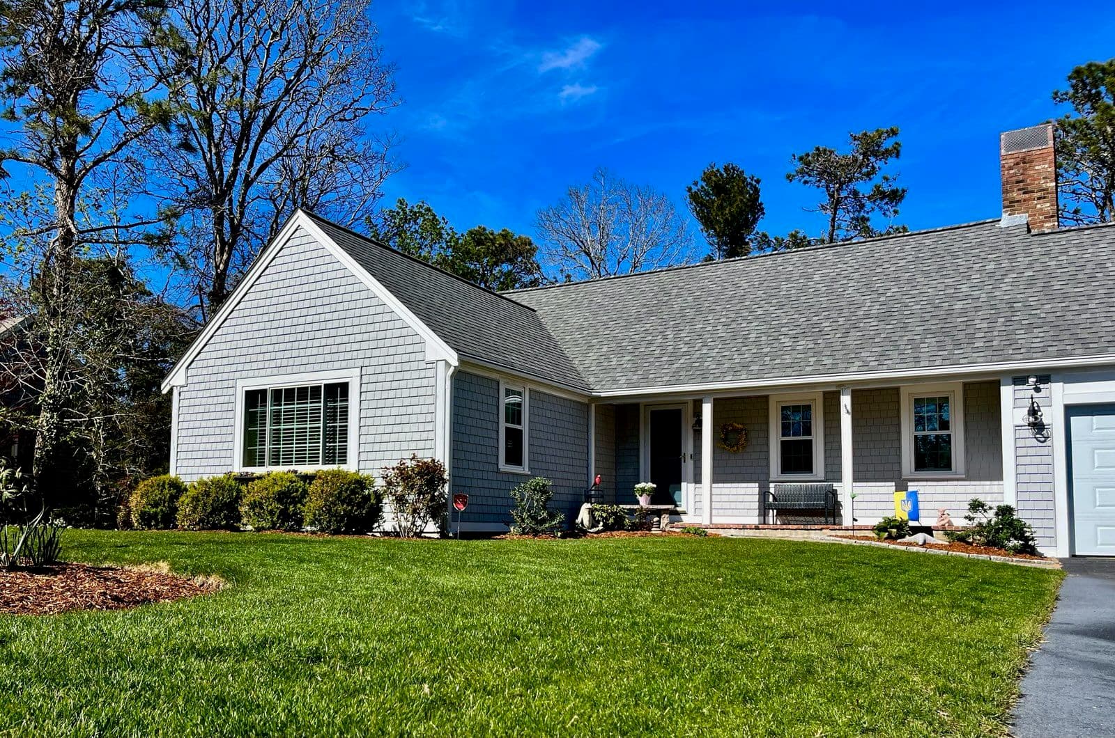 Project Charming Makeover with CertainTeed Cedar Impressions and Landmark PRO image